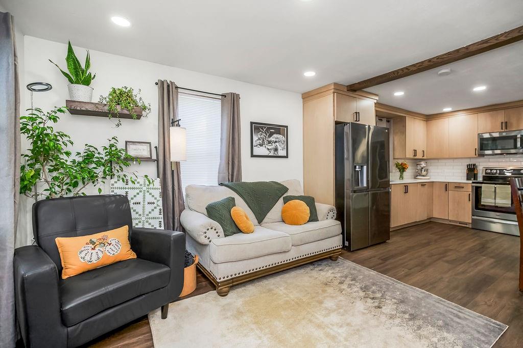 320 E 5th Street