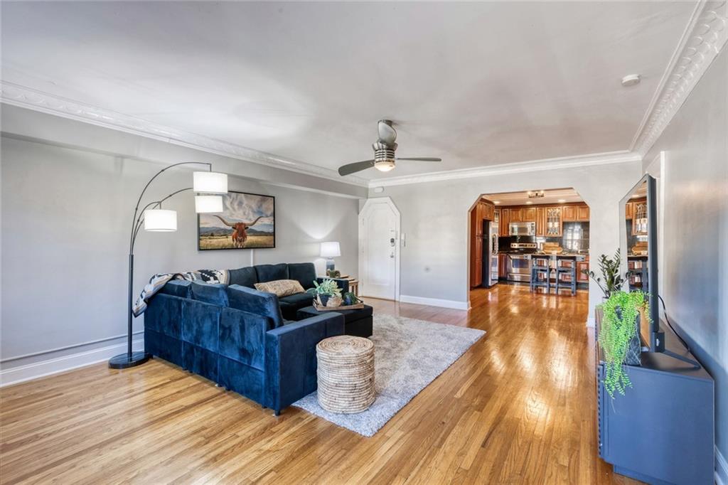 807 W 48th Unit #501 Street 501