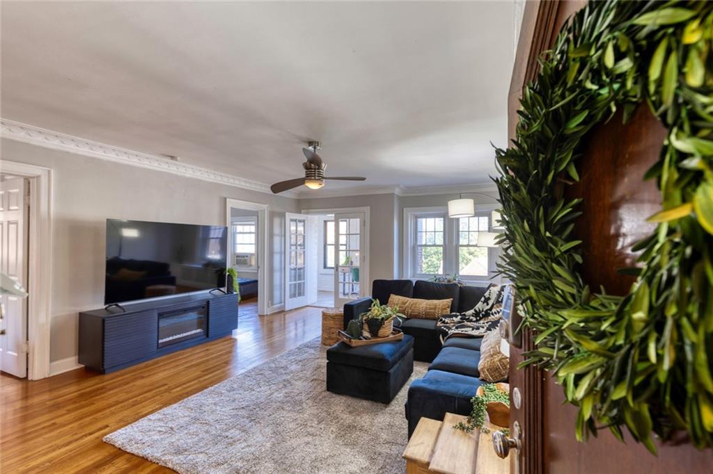 807 W 48th Unit #501 Street 501
