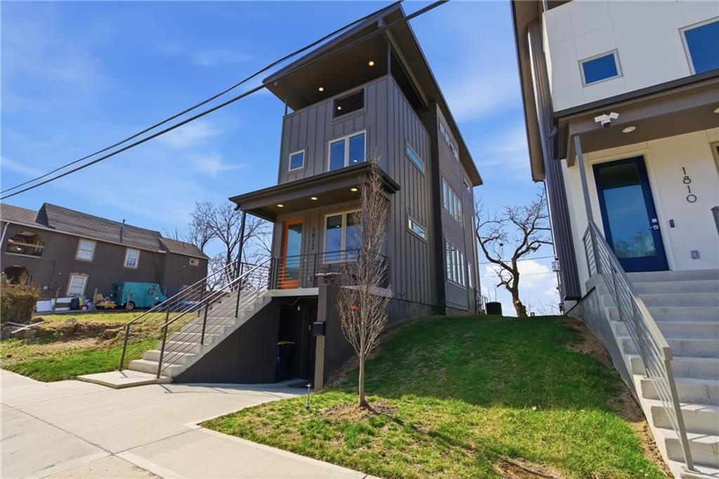 Photo of 1812 Mercier Street, Kansas City, MO 64108 (MLS # 2607489)