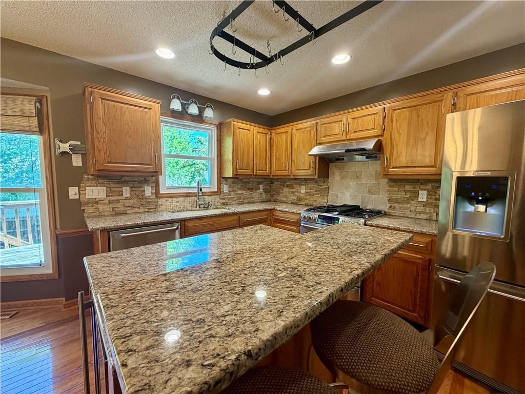 Photo of 204 NE 6th Street, Blue Springs, MO 64014 (MLS # 2618412)