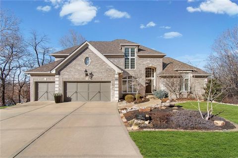 5757 NW HICKORY Court Parkville MO 64152