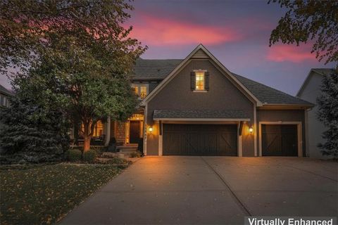 15561 Eby Street, Overland Park, KS 66221 - #: 2587070