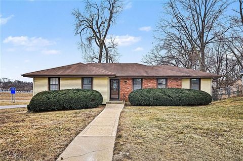 829 NW 69th Street, Kansas City, MO 64118 - #: 2597766