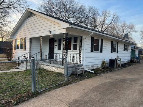 909 E 13th Street, Pittsburg, KS 66762 - MLS#: 2602216