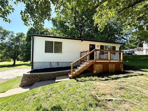 Photo of 3410 S 30th Street, St Joseph, MO 64503 (MLS # 2621417)