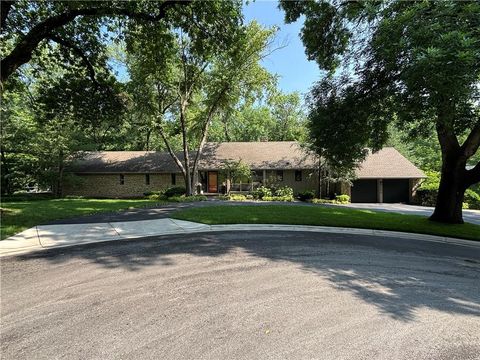 9804 Ensley Lane Leawood KS 66206