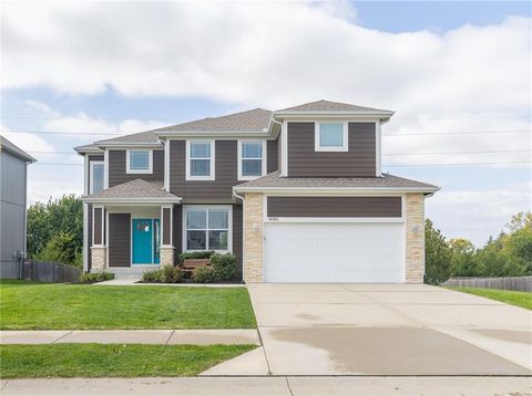 Photo of 16760 S Skyview Lane, Olathe, KS 66062 (MLS # 2581198)