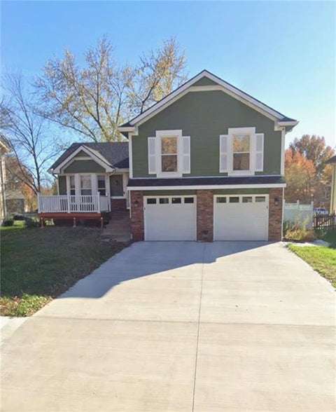 Photo of 3517 Remington Lane, Leavenworth, KS 66048 (MLS # 2646778)