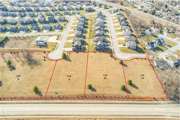 1700 NE BLUFF ST, LEES SUMMIT, MO 64086 - Image d91439677714fcb65e2bd76b91c56a53/4123665696
