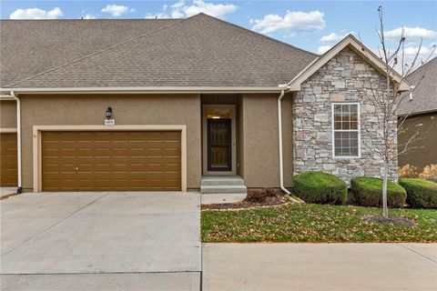 Photo of 16639 W 168 Place, Olathe, KS 66062 (MLS # 2588973)