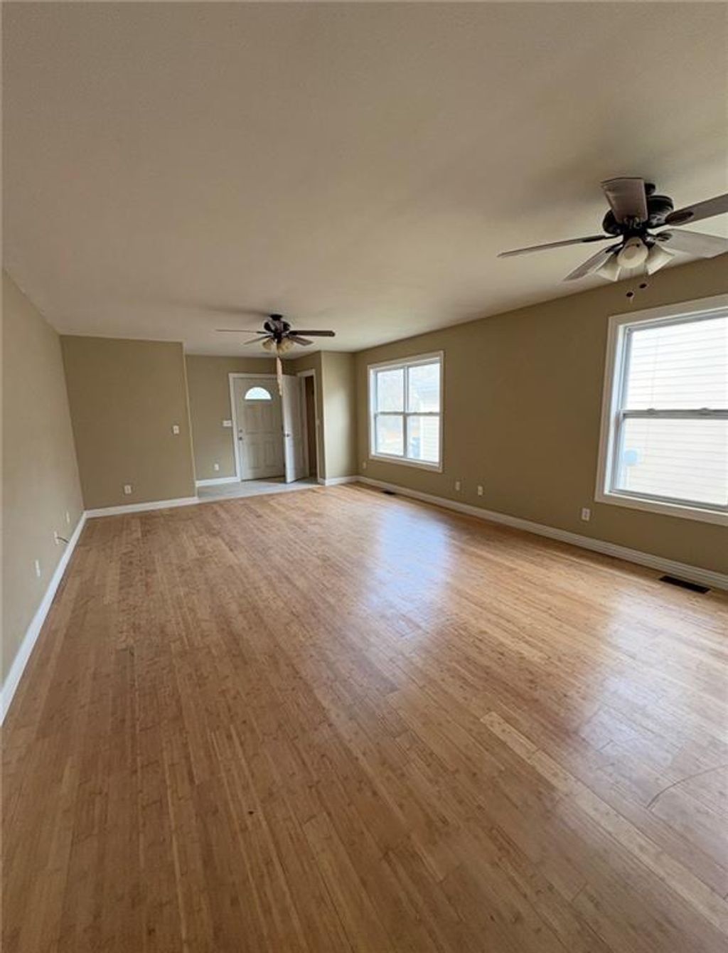 Photo of 1010 E 16th Street, Pittsburg, KS 66762 (MLS # 2592468)