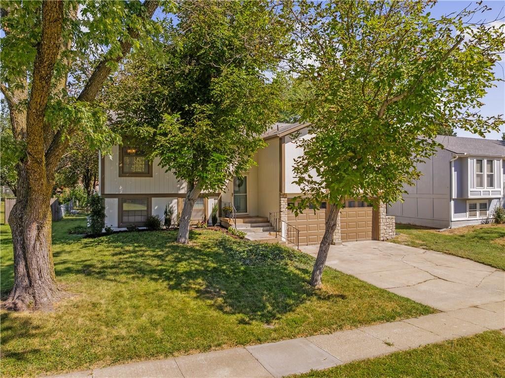 2116 E Mohawk Drive
