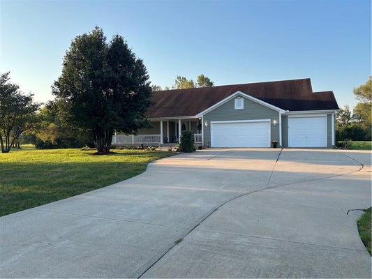 7401 E 155TH ST, BELTON, MO 64012 - Image d9765ecc5f79efd1f23a51ffa4c61dda/1054203818
