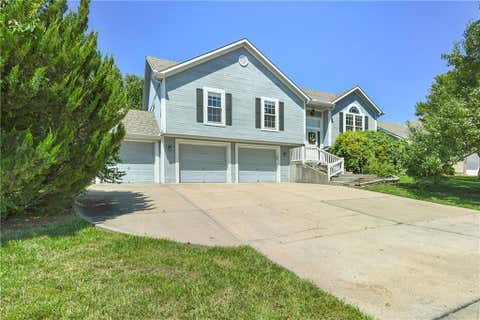 Photo of 2606 S 24th Street, Leavenworth, KS 66048 (MLS # 2632703)