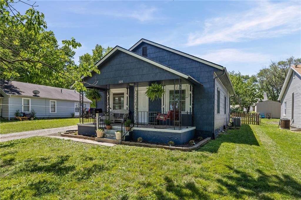 Photo of 520 N Cherry Street, Ottawa, KS 66067 (MLS # 2618681)