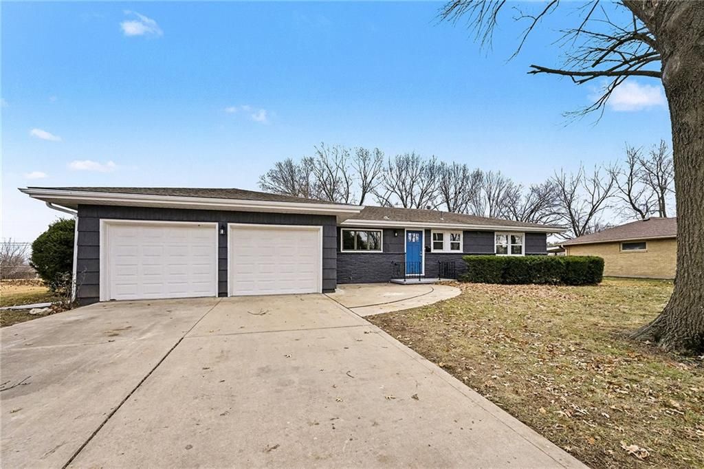 Photo of 1933 N 83rd Terrace, Kansas City, KS 66112 (MLS # 2592029)