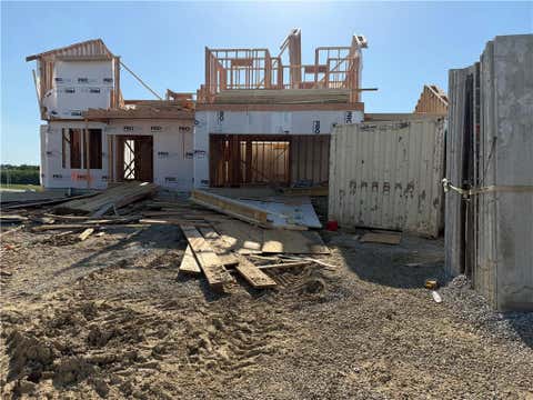 Photo of 8300 NW 90th Street, Kansas City, MO 64153 (MLS # 2625964)