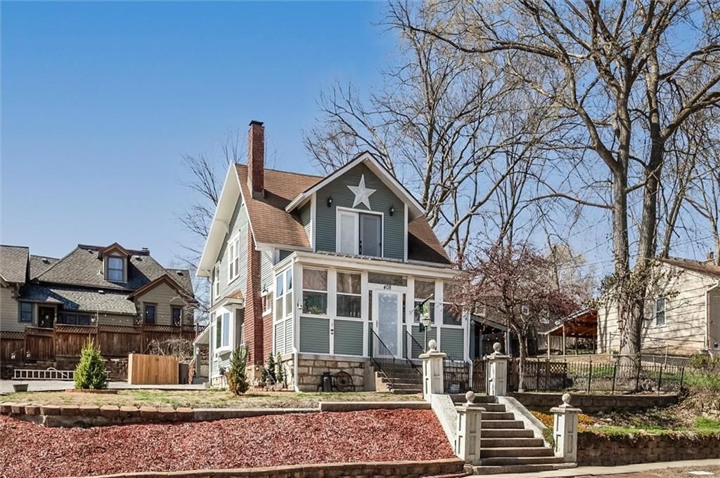 Photo of 408 N Lightburne Street, Liberty, MO 64068 (MLS # 2608148)