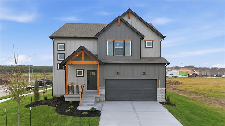 Photo 1 of 52 — 1011 Camelback Trail, Raymore, MO 64083