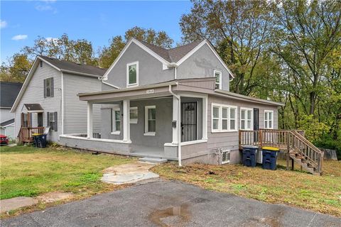 Photo of 3868 E 59th Street, Kansas City, MO 64130 (MLS # 2612300)