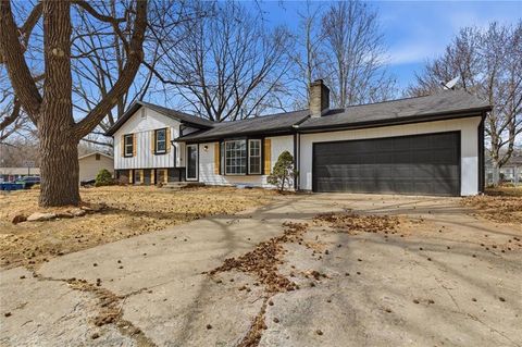 Tiny photo for 1232 OLD MANOR Road, Liberty, MO 64068 (MLS # 2608013)