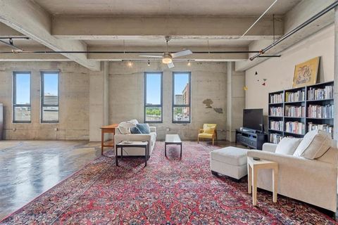 360 W Pershing Road 210 Kansas City MO 64108