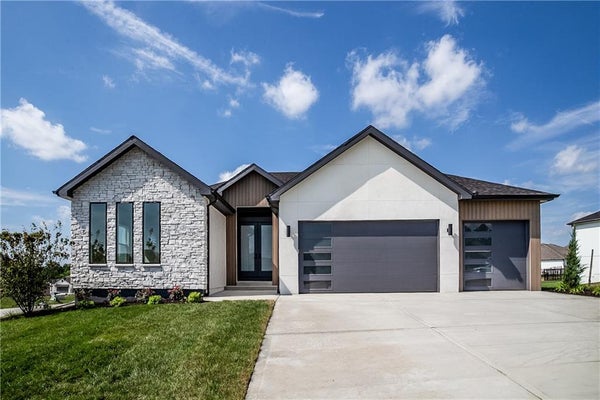 2604 NE CRESTVIEW ST, GRAIN VALLEY, MO 64029 - Image d9fa8cd11be159761aebdcd5e48231c7/1565568172