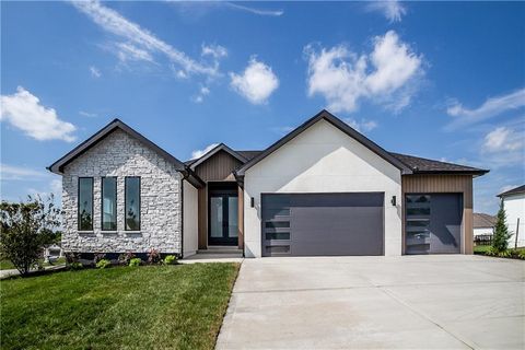 2604 NE Crestview Street, Blue Springs, MO 64029 - MLS#: 2609199