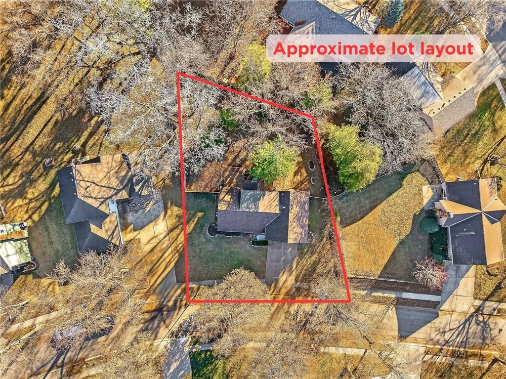 Photo of 7407 N Granby Avenue, Kansas City, MO 64151 (MLS # 2592319)