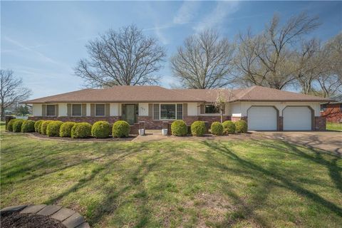 727 N Leonard Street, Girard, KS 66743 - MLS#: 2582530