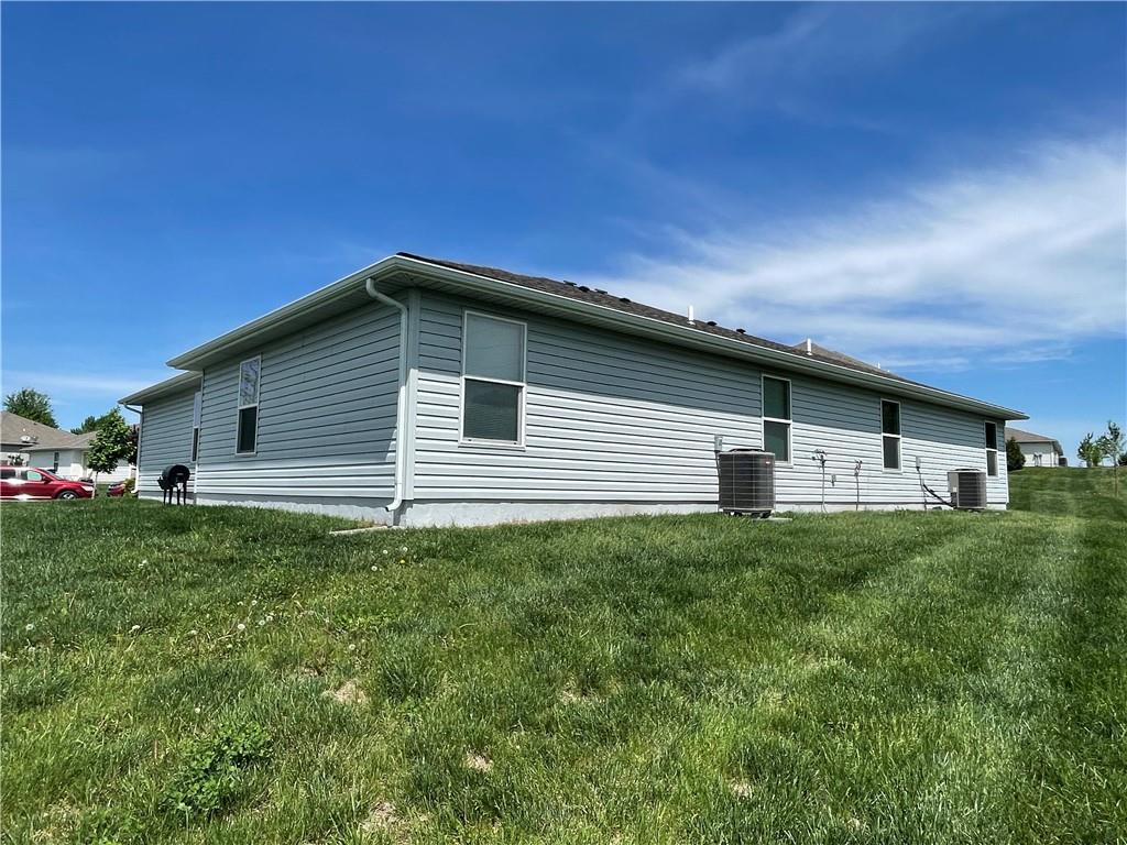 126 SW Rock Garden Lane