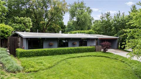 Photo of 9805 Aberdeen Drive, Overland Park, KS 66206 (MLS # 2637147)