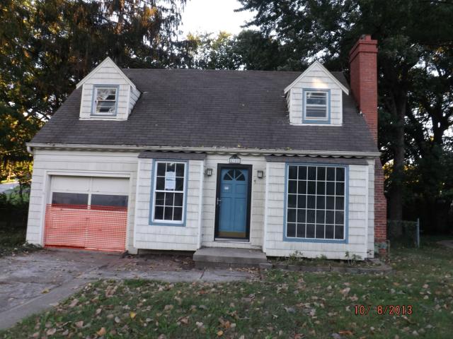 Photo 1 of 12 — 4308 N Locust Street, Kansas City, MO 64116
