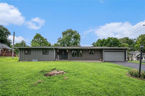 3233 Barber Avenue, Kansas City, KS 66106 - #: 2496976