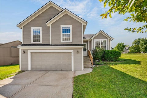 Photo of 13123 Delaware Court, Kansas City, KS 66109 (MLS # 2643770)