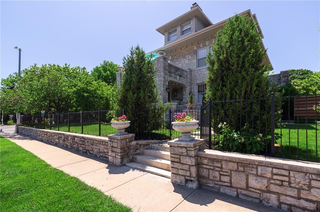 400 W 63rd Street