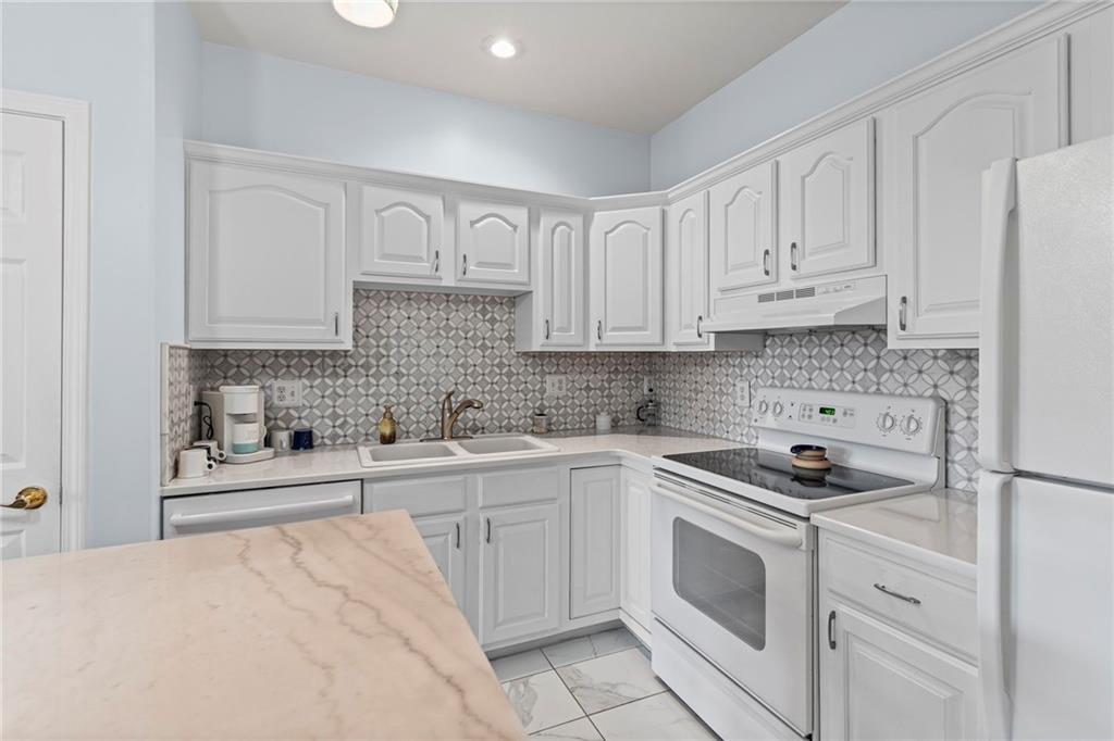 17201 E 32nd Street 6