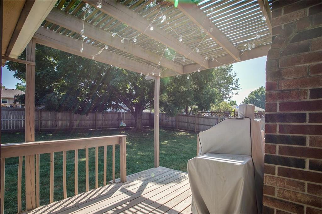 2025 NE Knollbrook Street