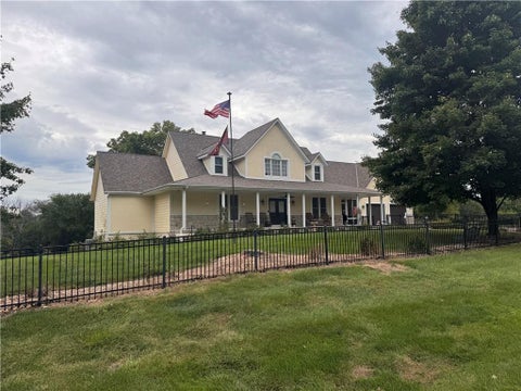 Photo of 11505 Easley Drive, Lees Summit, MO 64086 (MLS # 2646366)