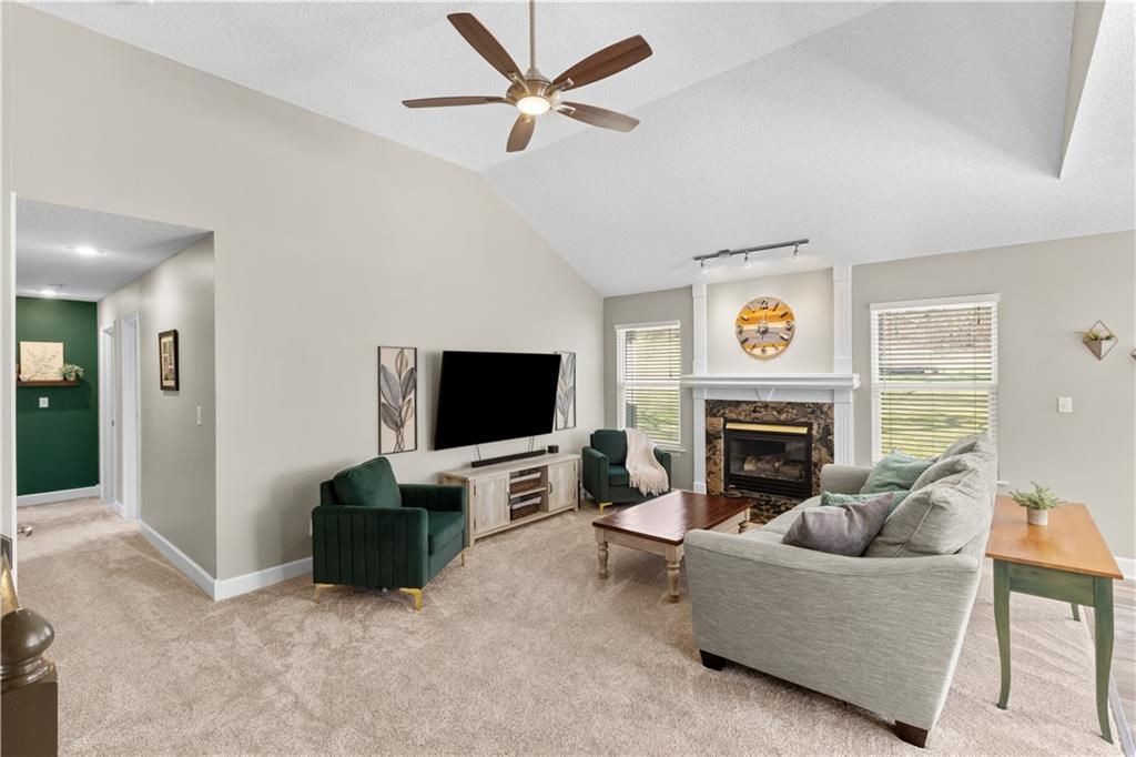 Photo of 519 Kindred Drive, Smithville, MO 64089 (MLS # 2608456)