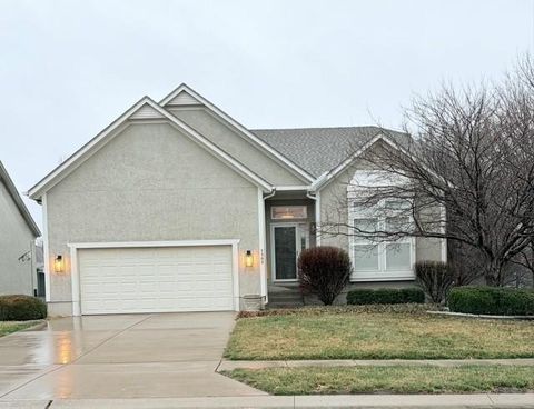 7302 W 157th Terrace Overland Park KS 66223