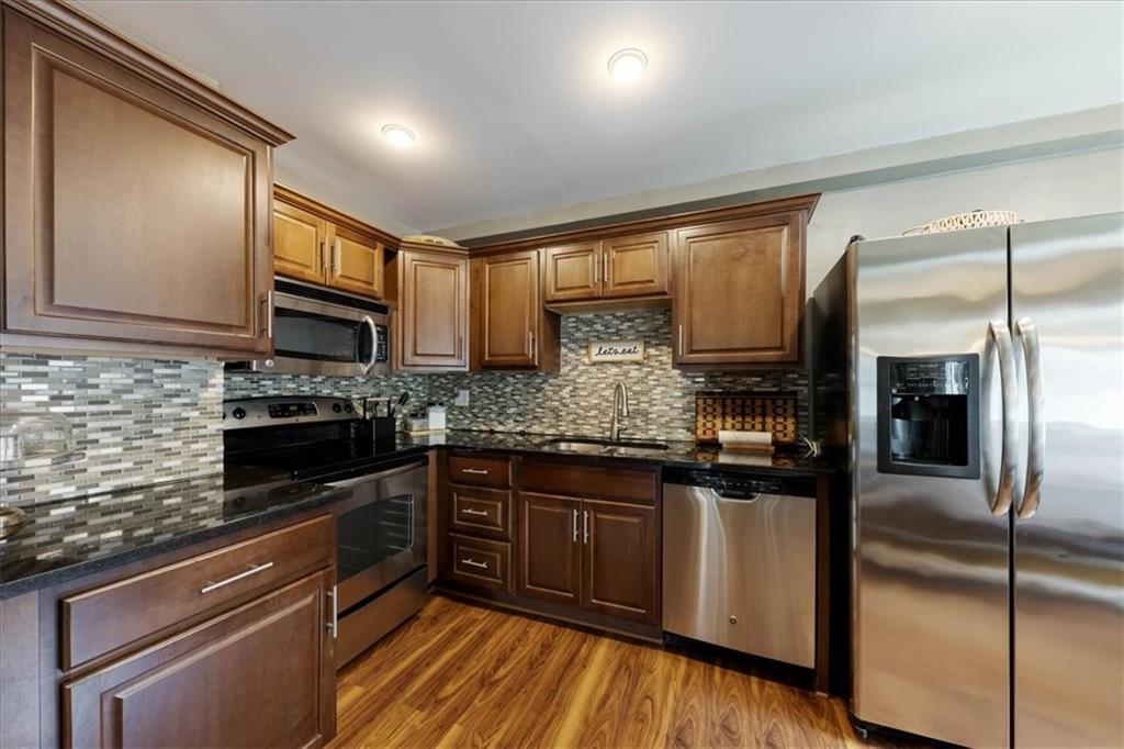 700 W 48th Street 206