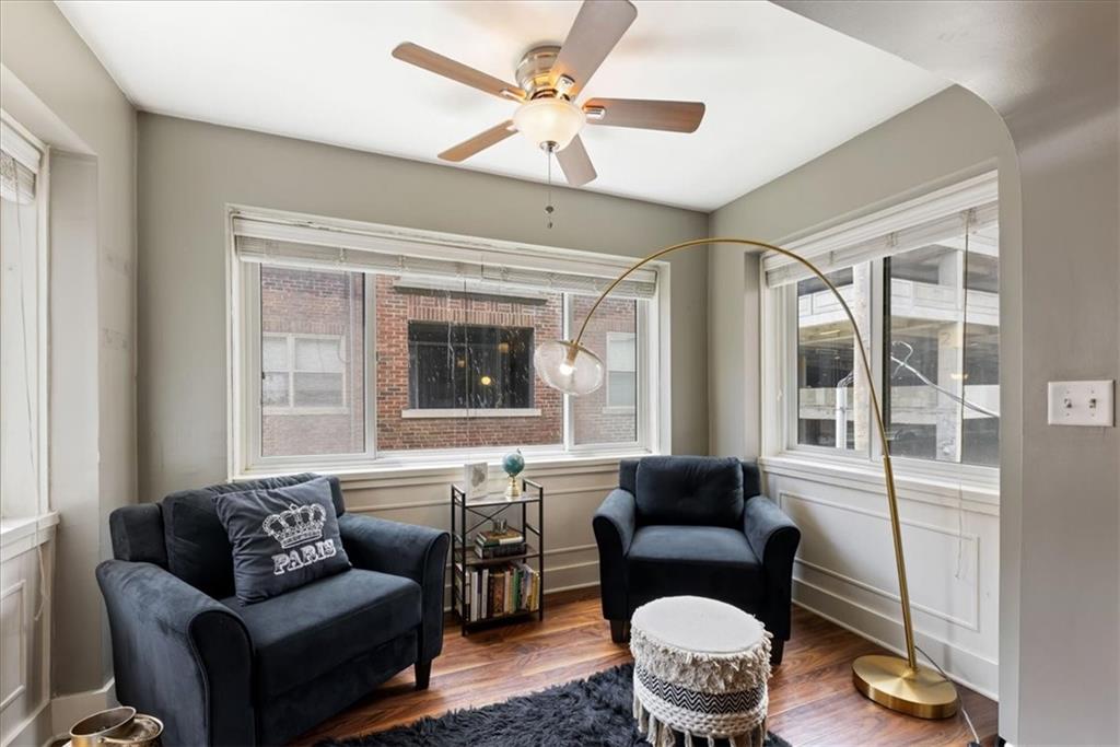 700 W 48th Street 206