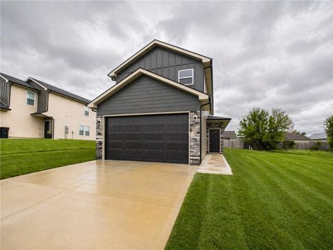 Photo of 708 Mahogany Court, Warrensburg, MO 64093 (MLS # 2616064)