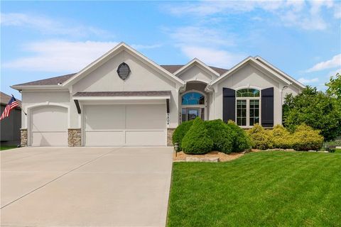 Photo of 9804 W 163rd Street, Overland Park, KS 66085 (MLS # 2621891)