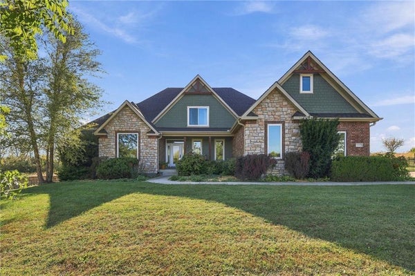 22205 143RD PKWY, BASEHOR, KS 66007 - Image dae9ee3cd1ae742e6e131507cbc0867b/3037074653
