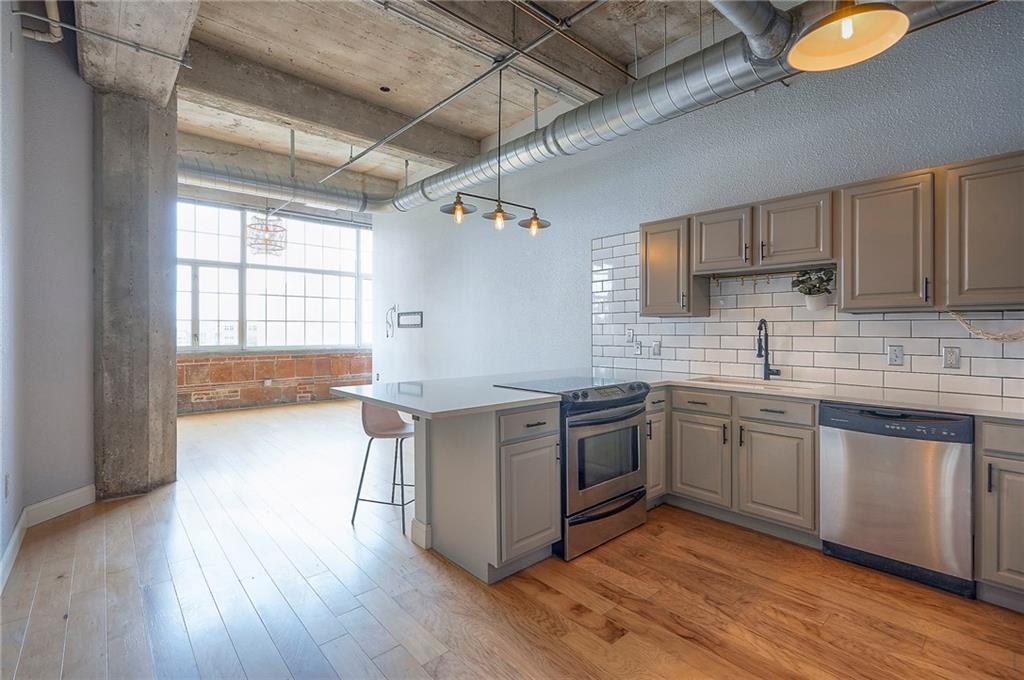 321 W 7th Street 305