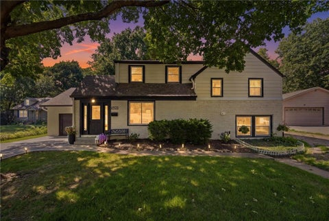 Photo of 6920 Walmer Street, Overland Park, KS 66204 (MLS # 2644606)