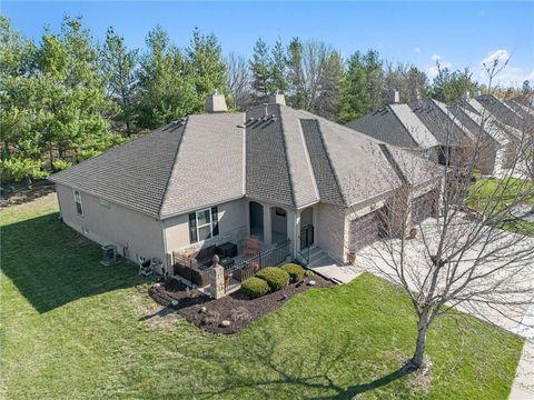 Photo of 4005 SW Homestead Drive, Lees Summit, MO 64082 (MLS # 2618191)